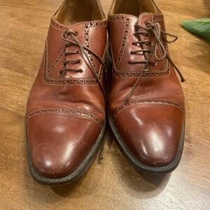 Santoni Italy Brogue Cap Toe Lace Up Oxford | 10 D
